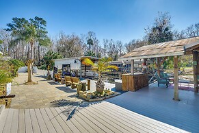 < 1 Mi to Boat Ramp: Canal-front Retreat in Astor!