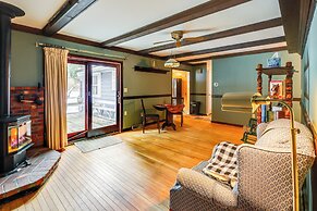 9 Mi to Lake George Village: Home in Queensbury