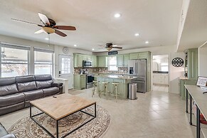 Dock & Patio: Possum Kingdom Lake House