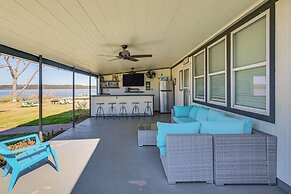 Dock & Patio: Possum Kingdom Lake House