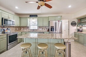 Dock & Patio: Possum Kingdom Lake House