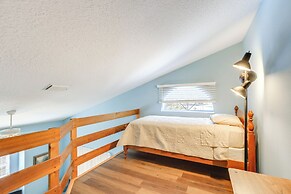 Nature Coast Farmhouse w/ Screened-in Porch!