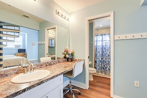 Nature Coast Farmhouse w/ Screened-in Porch!