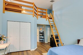 Nature Coast Farmhouse w/ Screened-in Porch!