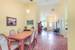 Nature Coast Farmhouse w/ Screened-in Porch!
