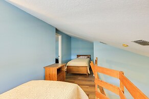 Nature Coast Farmhouse w/ Screened-in Porch!