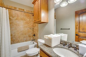 Farmhouse w/ RV Parking: Close to Lake Ray Roberts