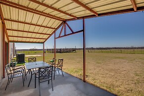 Farmhouse w/ RV Parking: Close to Lake Ray Roberts