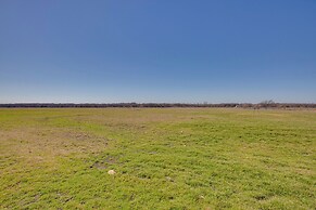 Farmhouse w/ RV Parking: Close to Lake Ray Roberts