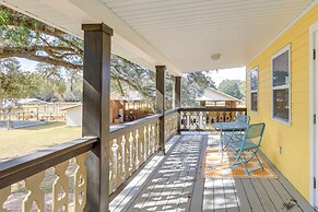Nature Coast Hideaway w/ Deck on 5 Acres