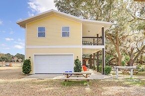 Nature Coast Hideaway w/ Deck on 5 Acres