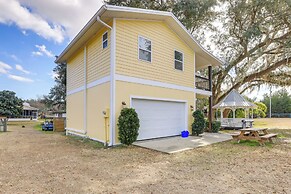 Nature Coast Hideaway w/ Deck on 5 Acres