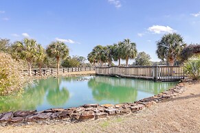 Nature Coast Hideaway w/ Deck on 5 Acres