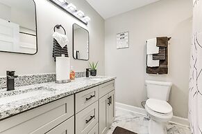Family Friendly: Chic Retreat in Rocky Mount!