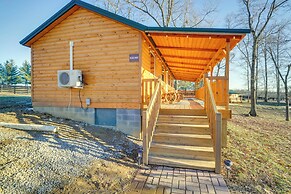 Pond-view Cabin Near Louisville on Racehorse Farm!