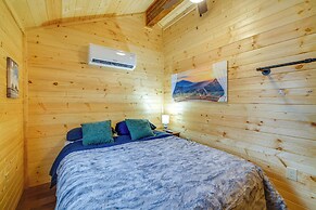 Pond-view Cabin Near Louisville on Racehorse Farm!