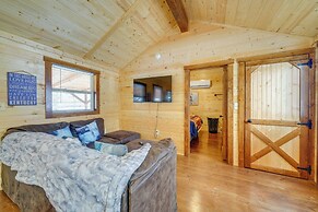 Pond-view Cabin Near Louisville on Racehorse Farm!