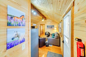 La Grange Cabin on a Racehorse Farm w/ Pond Views!