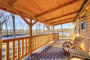 La Grange Cabin on a Racehorse Farm w/ Pond Views!