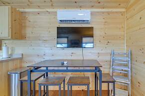 Porch & Pond Views: La Grange Cabin Retreat!