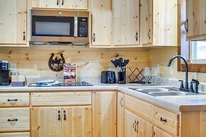 Porch & Pond Views: La Grange Cabin Retreat!