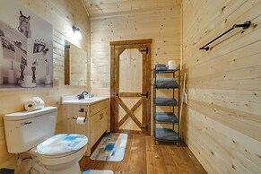 Porch & Pond Views: La Grange Cabin Retreat!