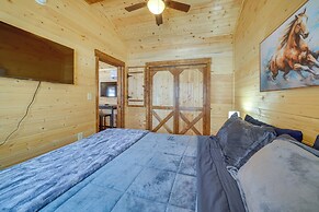 28 Mi to Downtown Louisville: Serene Farm Getaway