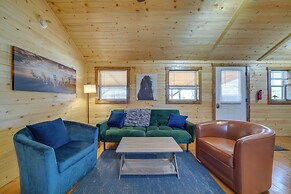 28 Mi to Downtown Louisville: Serene Farm Getaway