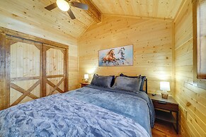 28 Mi to Downtown Louisville: Serene Farm Getaway