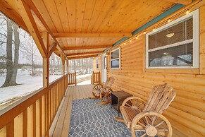 28 Mi to Downtown Louisville: Serene Farm Getaway