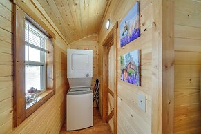 28 Mi to Downtown Louisville: Serene Farm Getaway