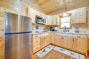 Horse Farm Retreat w/ Pond View Near Louisville