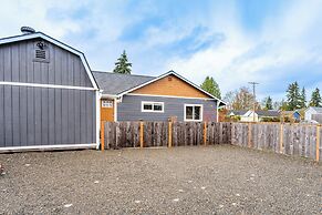 Family-friendly Cottage w/ Playground in Centralia