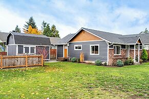 Family-friendly Cottage w/ Playground in Centralia