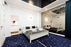 Bucharest Studios Los Angeles Room