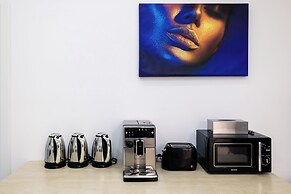 Bucharest Studios Los Angeles Room