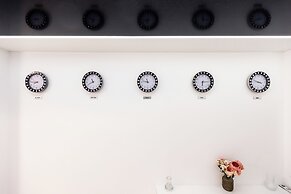 Bucharest Studios Los Angeles Room