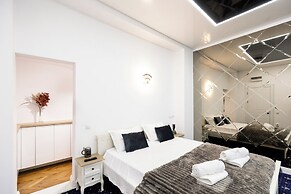 Bucharest Studios Los Angeles Room