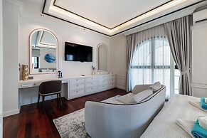 FIFTH ELEMENT pool villa by NLA