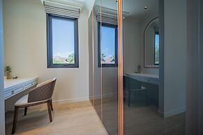 FIFTH ELEMENT pool villa by NLA