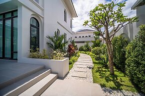 FIFTH ELEMENT pool villa by NLA