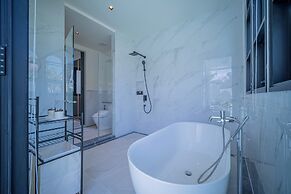 FIFTH ELEMENT pool villa by NLA