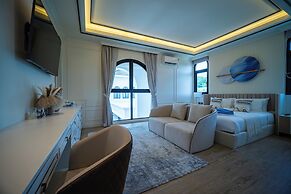FIFTH ELEMENT pool villa by NLA