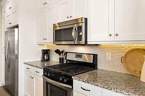 2 Units Reunion Property 7 Bedroom Home