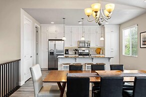 2 Units Reunion Property 7 Bedroom Home