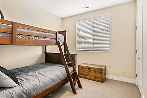 2 Units Reunion Property 7 Bedroom Home