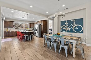 2 Units Reunion Property 7 Bedroom Home