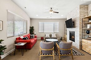 2 Units Reunion Property 7 Bedroom Home