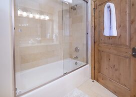 Vail Mountain View #402 4 Bedroom Condo