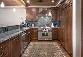 Vail Mountain View #402 4 Bedroom Condo